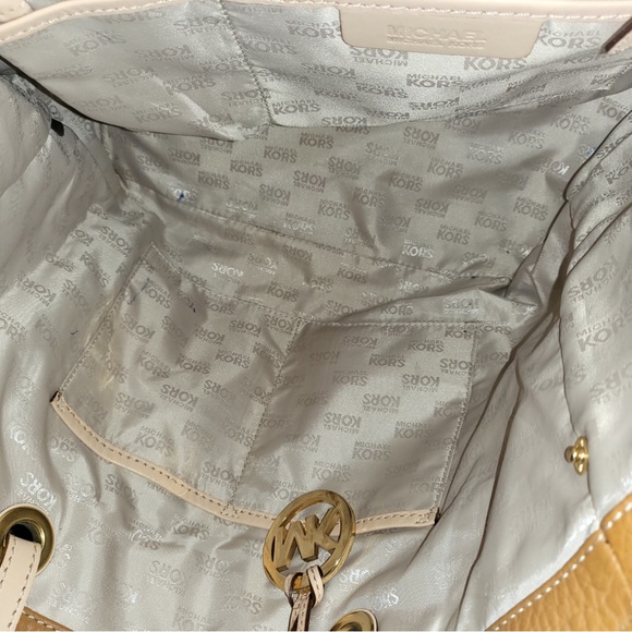 Michael Kors purse - Picture 2 of 7